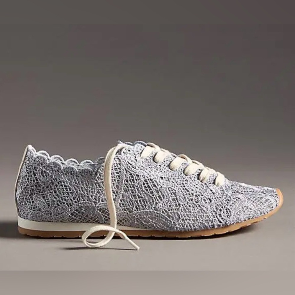 NWT Dolce Vita Lace Sneakers Scalloped Edge Lace-Up Boho Chic Shoes